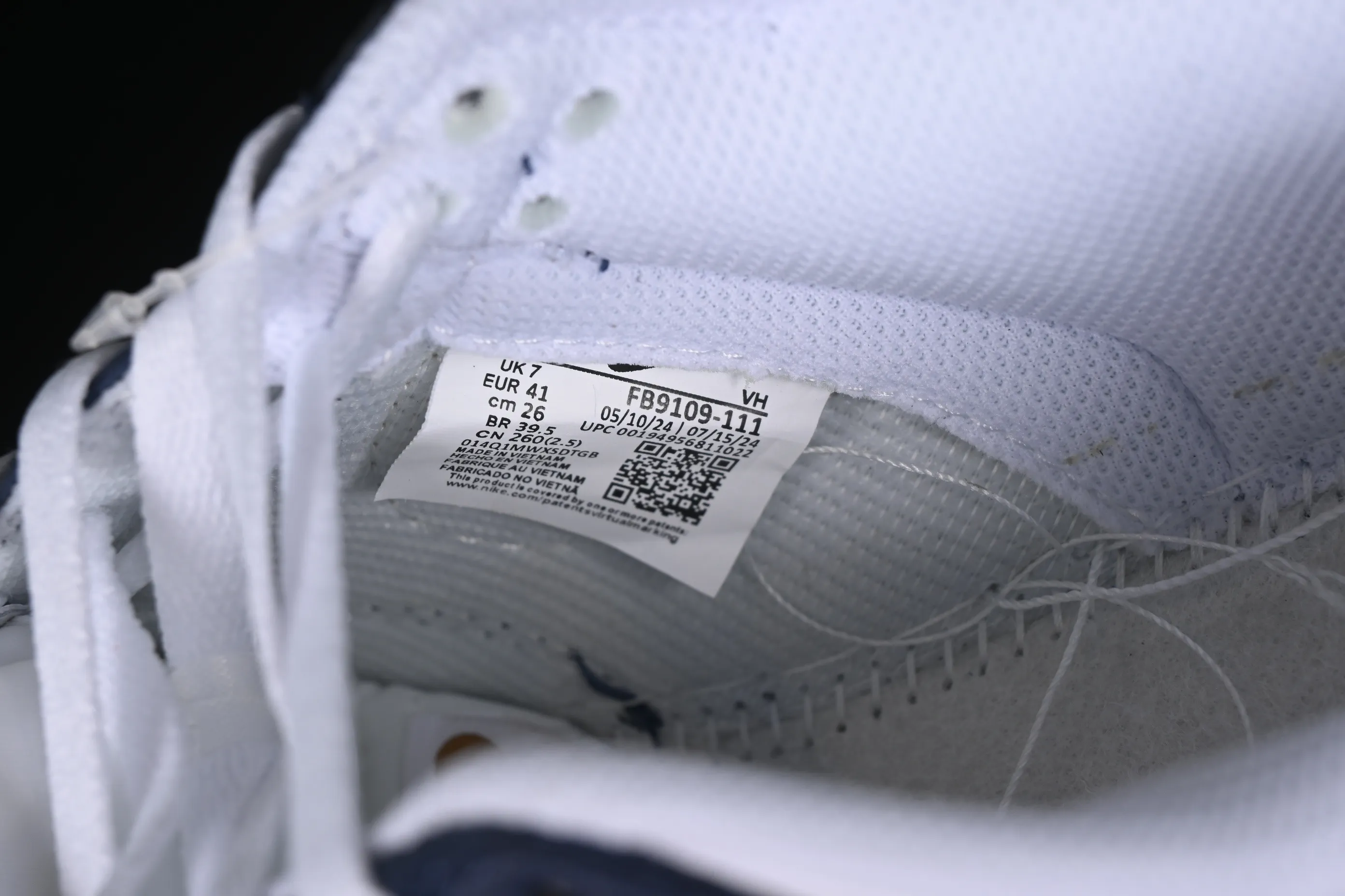 All categories Nk SB Dunk series Nk SB Dunk Low low-top sneakers Nk Dunk Low black and white gold color SB low-top casual sneakers FB9109-111